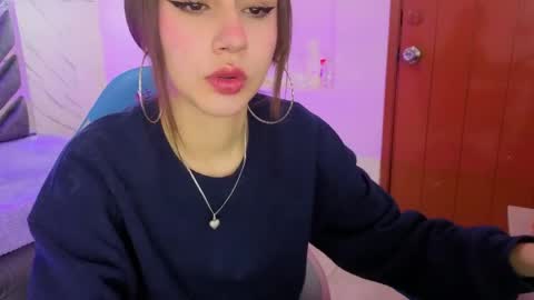   online show from May 6, 11:47 am