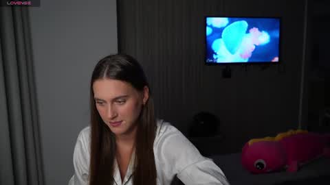 LeslieKorfs online show from June 29, 6:40 pm