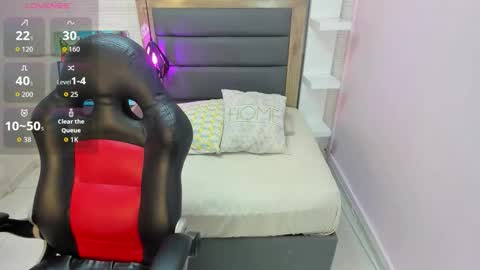   online show from March 18, 8:14 pm