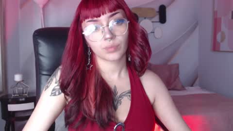 Snapshot of lessboobs_gh chatting on January 11, 12:50 pm Less  online show from January 11, 12:50 pm