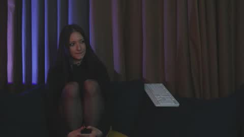 Snapshot of lessyluiz chatting on October 22, 2:05 am Hi my name is Lessy I am 18 years old. Im new here but I really like making new acquaintances online show from October 22, 2:05 am