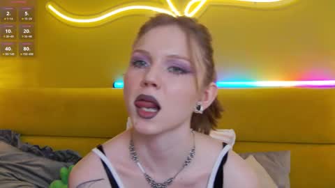 Lessy online show from February 19, 3:39 am