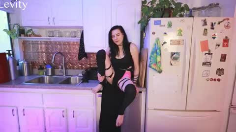 Levity online show from October 3, 1:11 am