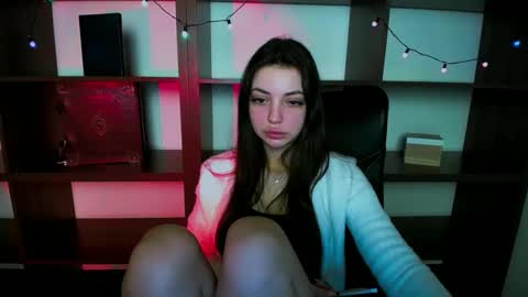 Alexia online show from February 6, 1:43 pm