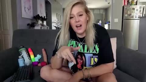 Lexi online show from September 12, 9:11 pm