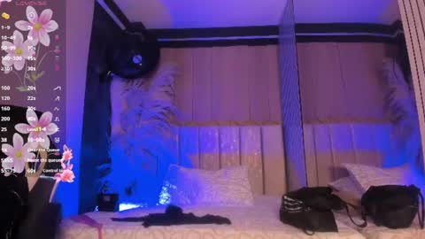 Lexi Adams  online show from June 25, 12:40 pm