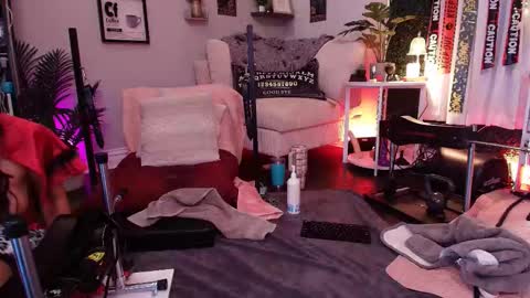 Lexi Smith online show from October 25, 9:50 am