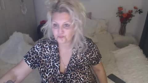 Hannah online show from February 9, 2:47 am