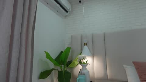 lexxi_gb online show from April 13, 9:04 pm