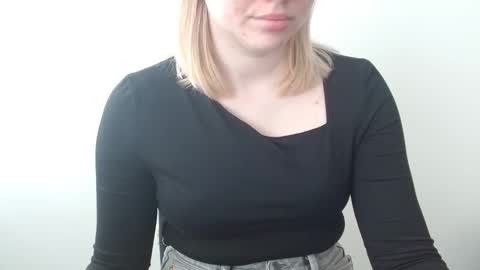 Leyla online show from March 3, 8:09 am