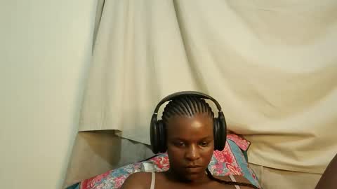 leylacuty13 online show from March 19, 8:13 pm