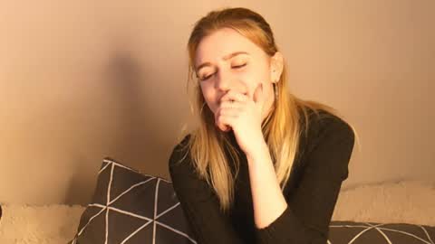 Its me  online show from March 26, 11:34 am