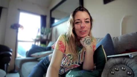 Hornystonerchick online show from December 16, 10:45 pm