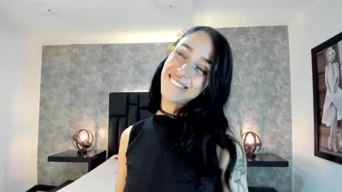 lhiamfitt online show from December 14, 4:45 am