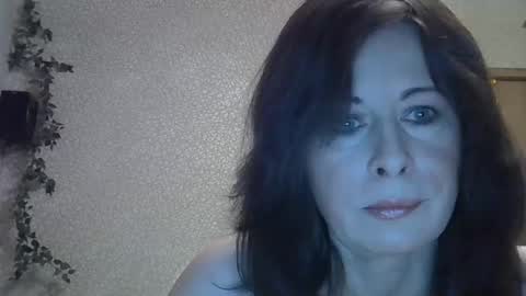 lia_ang online show from December 19, 5:10 am