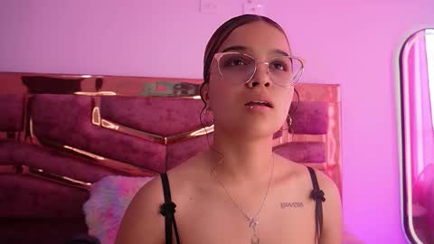 lia_collinsx online show from January 16, 7:10 pm