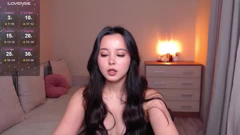 L I A online show from October 23, 5:52 pm