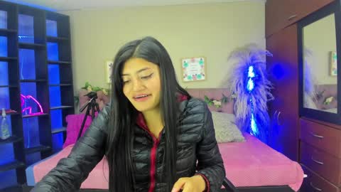 lia online show from January 24, 7:49 pm