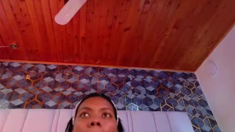 lia_mariana online show from October 12, 9:39 pm