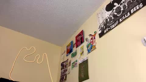 Little Queen Lia  online show from December 4, 8:31 pm