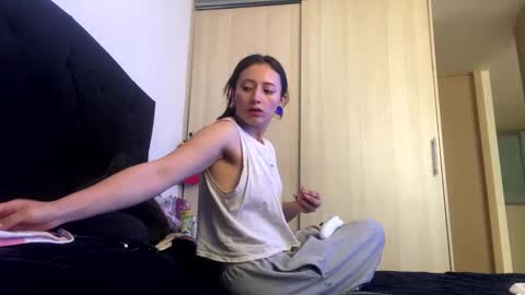 Little Queen Lia  online show from January 16, 8:57 pm