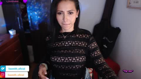 Snapshot of lia_smith87 chatting on January 26, 12:48 am Laura online show from January 26, 12:48 am