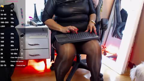 Lia Taylor online show from March 22, 5:08 pm