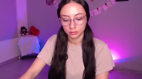   lia  online show from April 3, 2:31 am