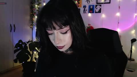 Liaa  online show from April 8, 6:43 pm