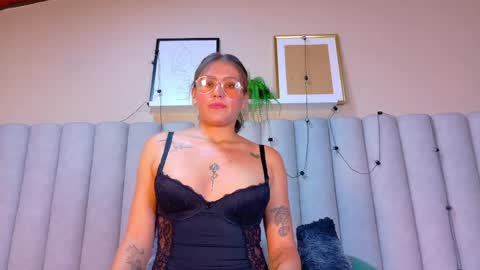 L I A   online show from April 28, 3:10 am