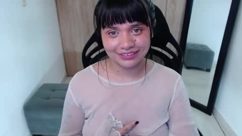 liaferrer online show from January 17, 9:33 pm