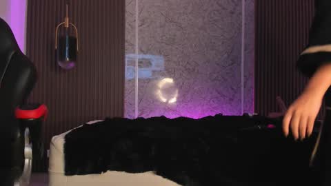 Liah online show from November 25, 9:15 pm