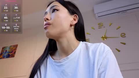 Lian online show from January 8, 1:04 pm