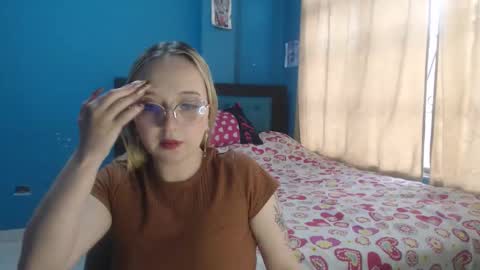 Lia Roberts online show from December 4, 12:07 pm