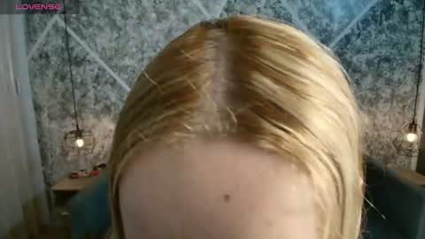 Lia Roberts online show from July 1, 2:38 pm