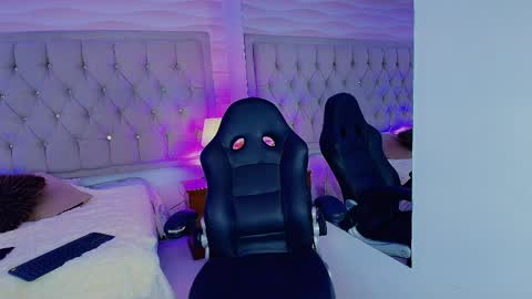 Lia  online show from April 7, 7:49 pm