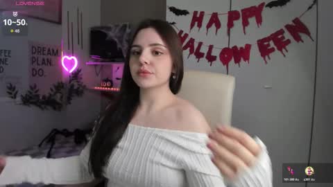 Lia online show from October 31, 8:07 am