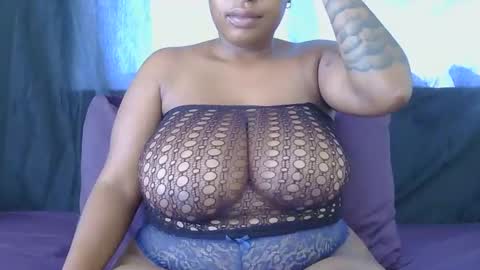 lickabletash98 online show from January 24, 6:14 am