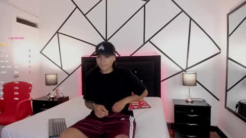 liiam_smith_ online show from January 14, 11:31 am