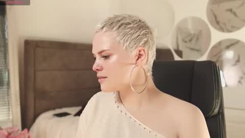 likaaberry online show from September 20, 12:25 pm