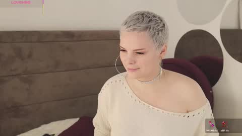 likaaberry online show from October 2, 11:59 am