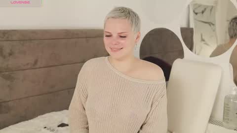 likaaberry online show from September 30, 12:44 pm