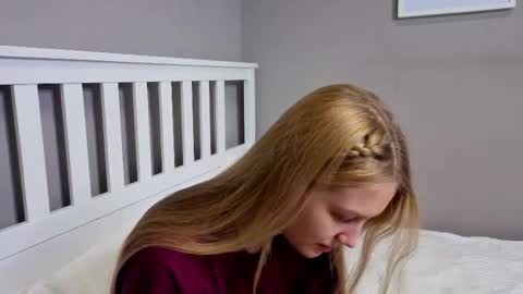 Emma online show from March 12, 3:04 pm