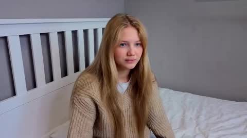 Emma online show from March 22, 1:44 am