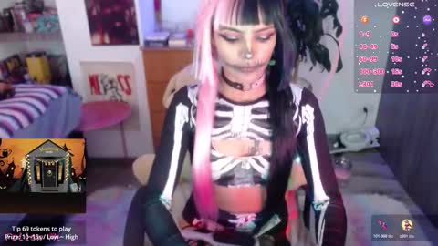 Snapshot of lila_bratz chatting on October 23, 9:32 pm Lila online show from October 23, 9:32 pm