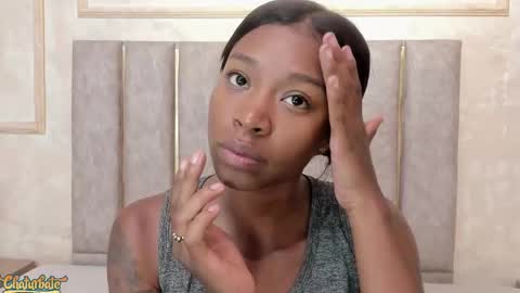 lila bailey  online show from November 20, 7:48 pm