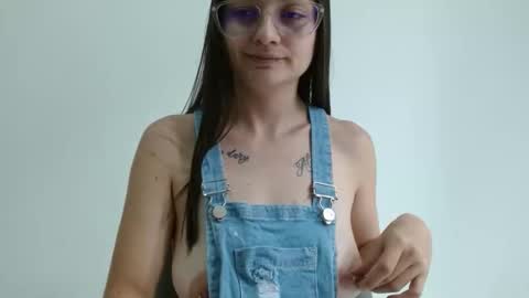 Valeri Villalobos  IG villa lobosvaleri online show from April 17, 3:36 pm