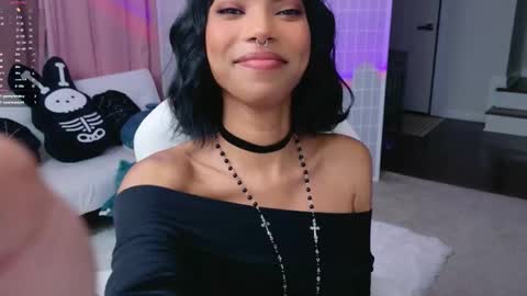 evie online show from December 3, 2:36 am