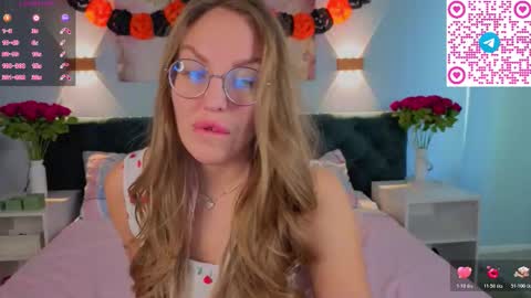 Lili online show from October 25, 2:08 am