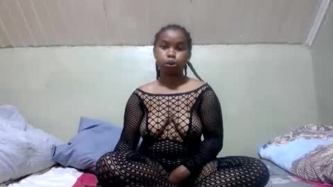 liliah online show from May 20, 2:41 am